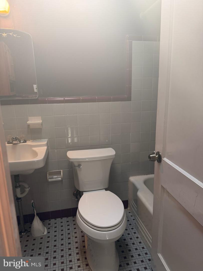 7217 Bradford St Property Photo 8