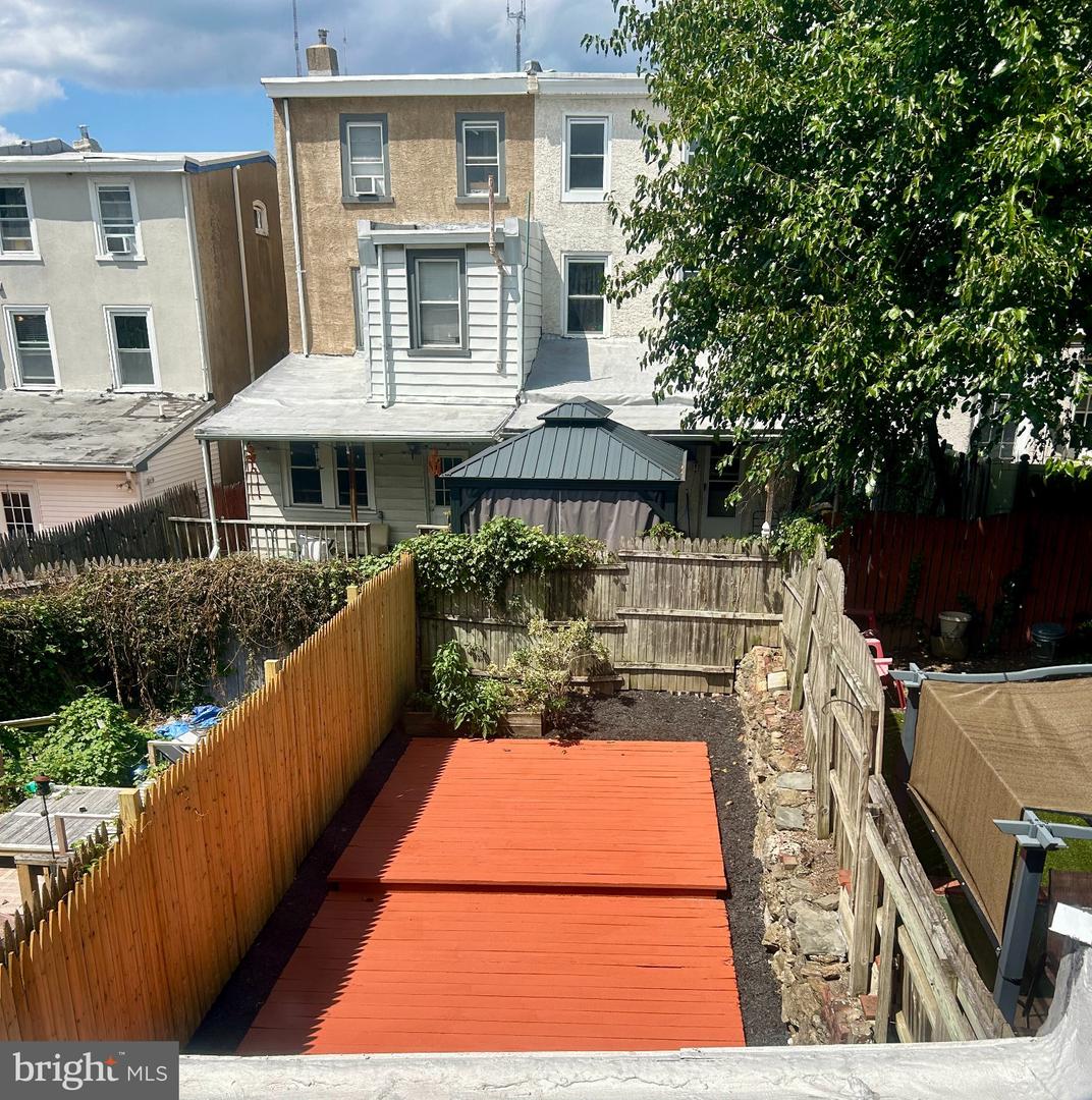 220 Baldwin St Property Photo 15