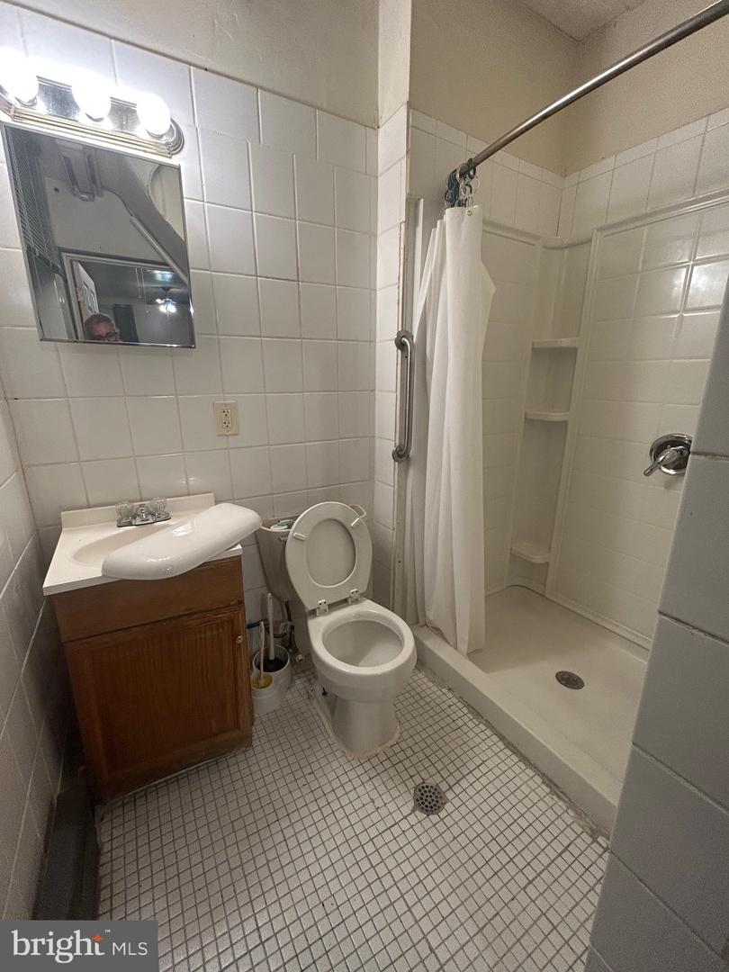 2963 Frankford Ave Property Photo 2