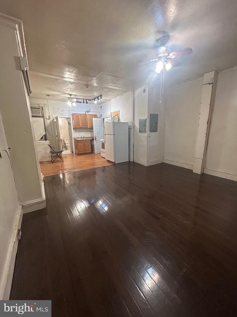 2963 Frankford Ave Property Photo 4