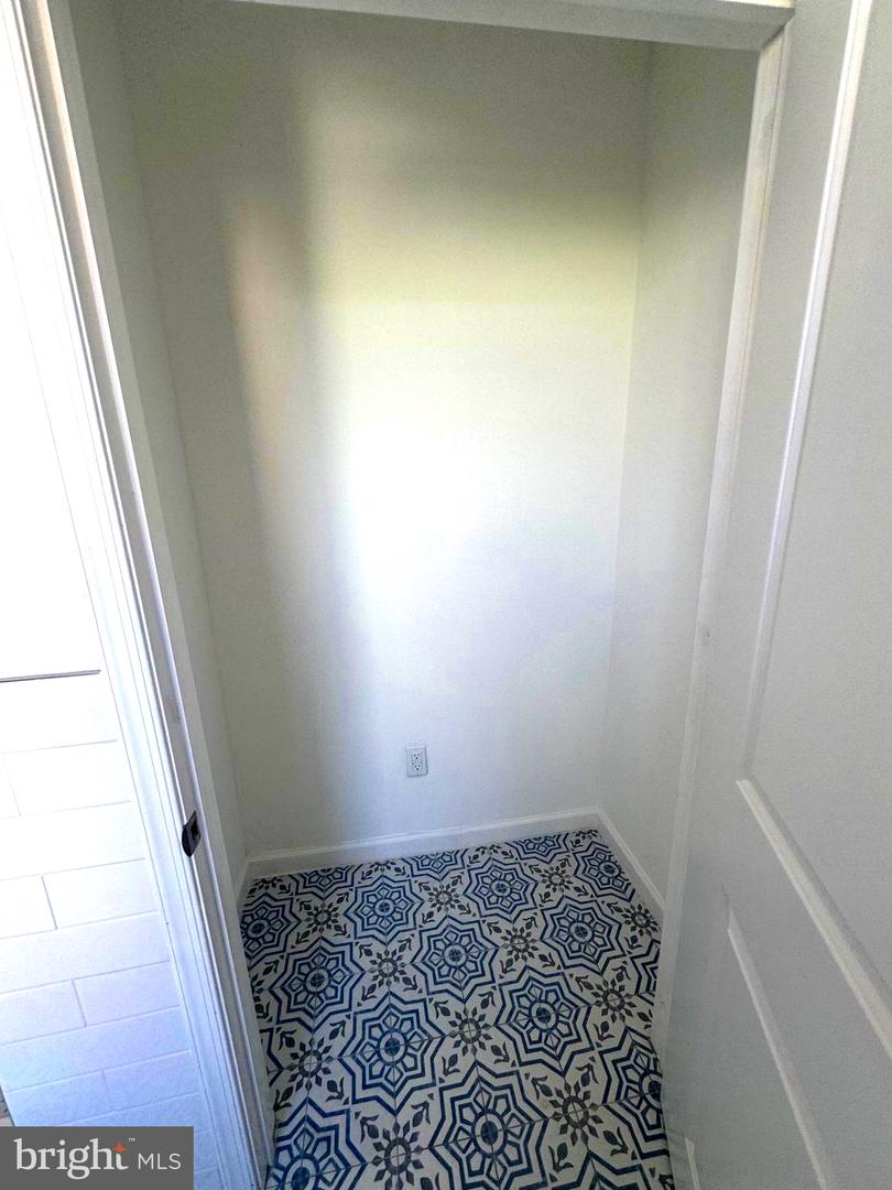 1609 S Etting St Property Photo 24