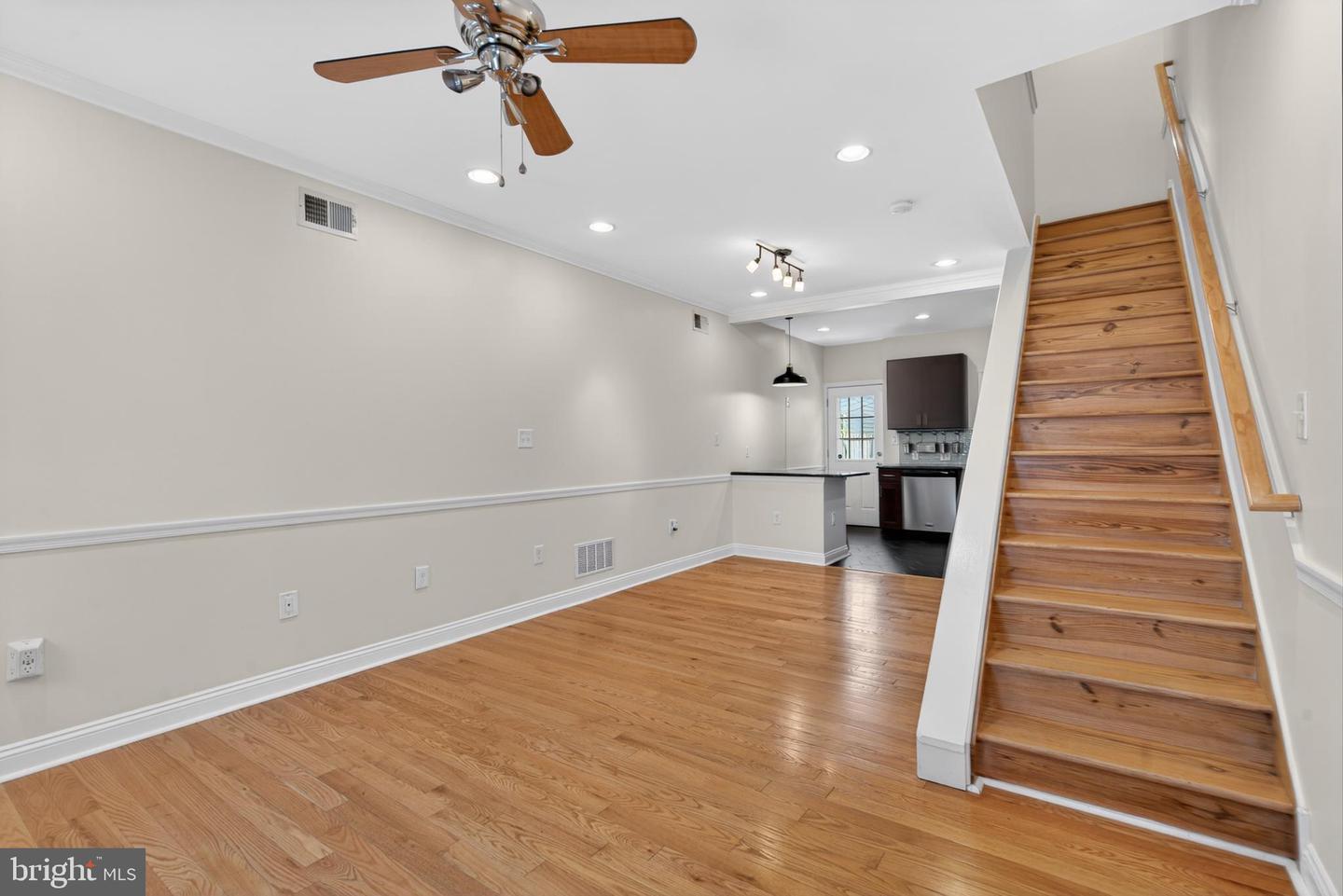 2355 E Harold St Property Photo 5