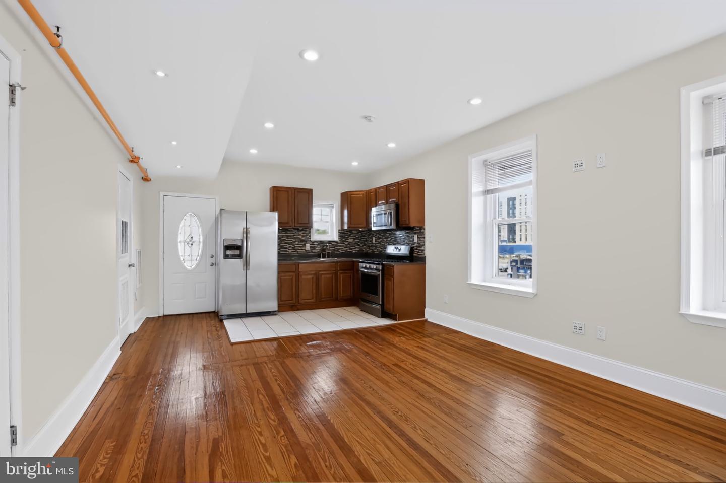 4623 SANSOM ST #B Property Photo 1