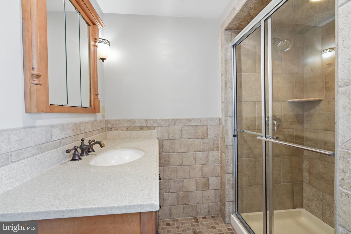 8017 Lenola St Property Photo 25