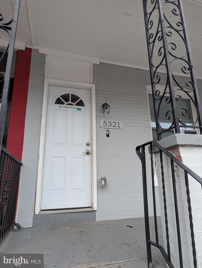 5321 Delancey St Property Photo 2