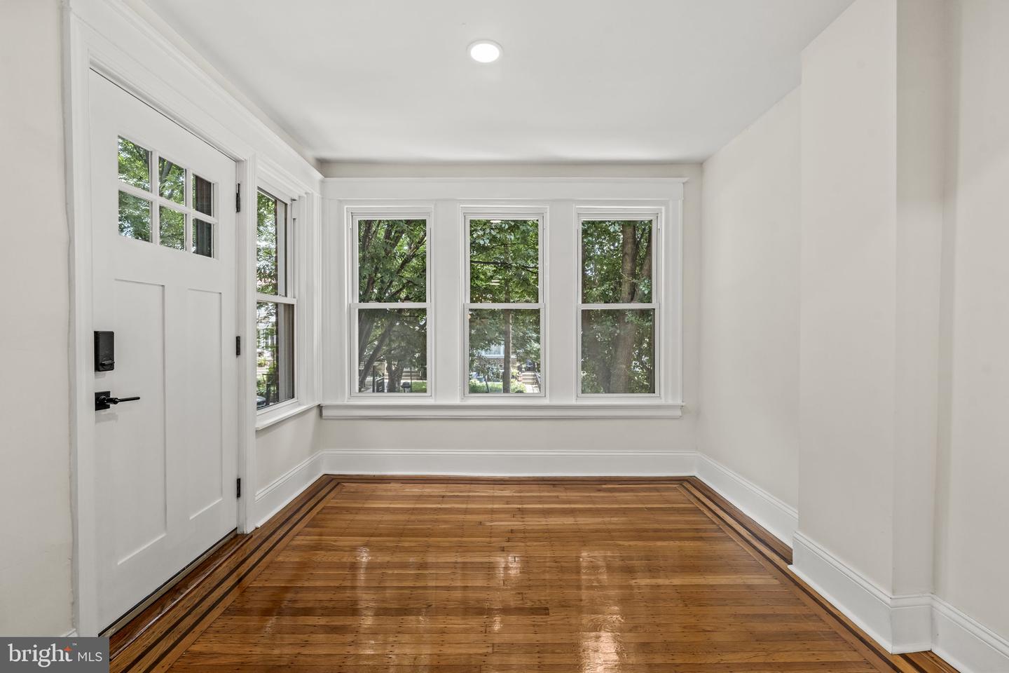 7154 N Uber St Property Photo 4