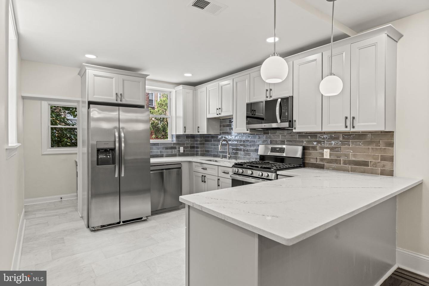 7154 N Uber St Property Photo 11