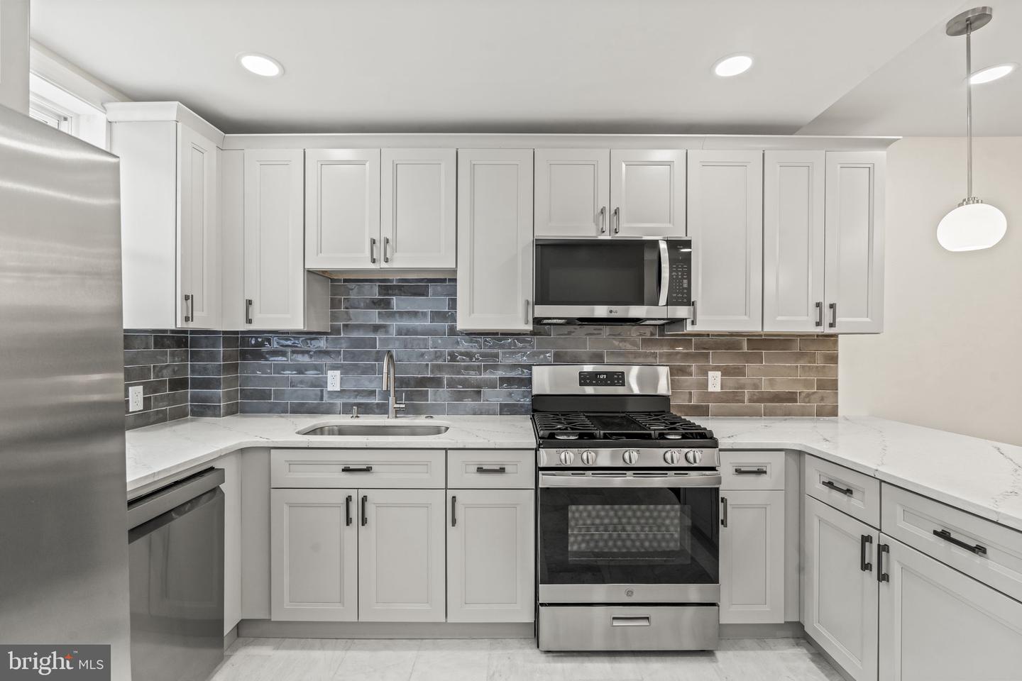 7154 N Uber St Property Photo 13