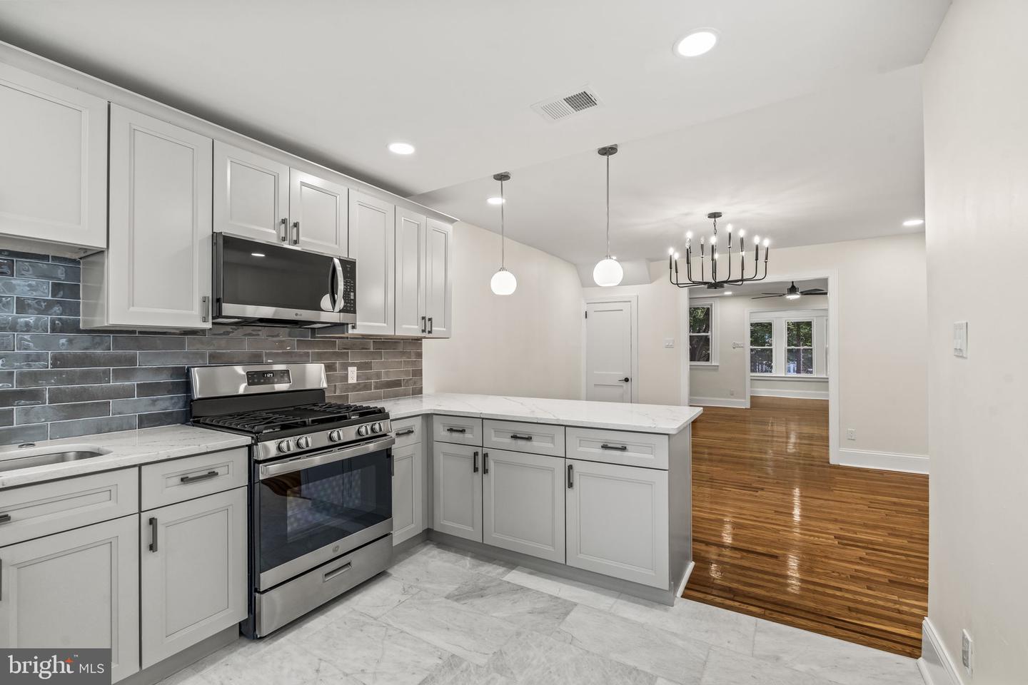 7154 N Uber St Property Photo 14