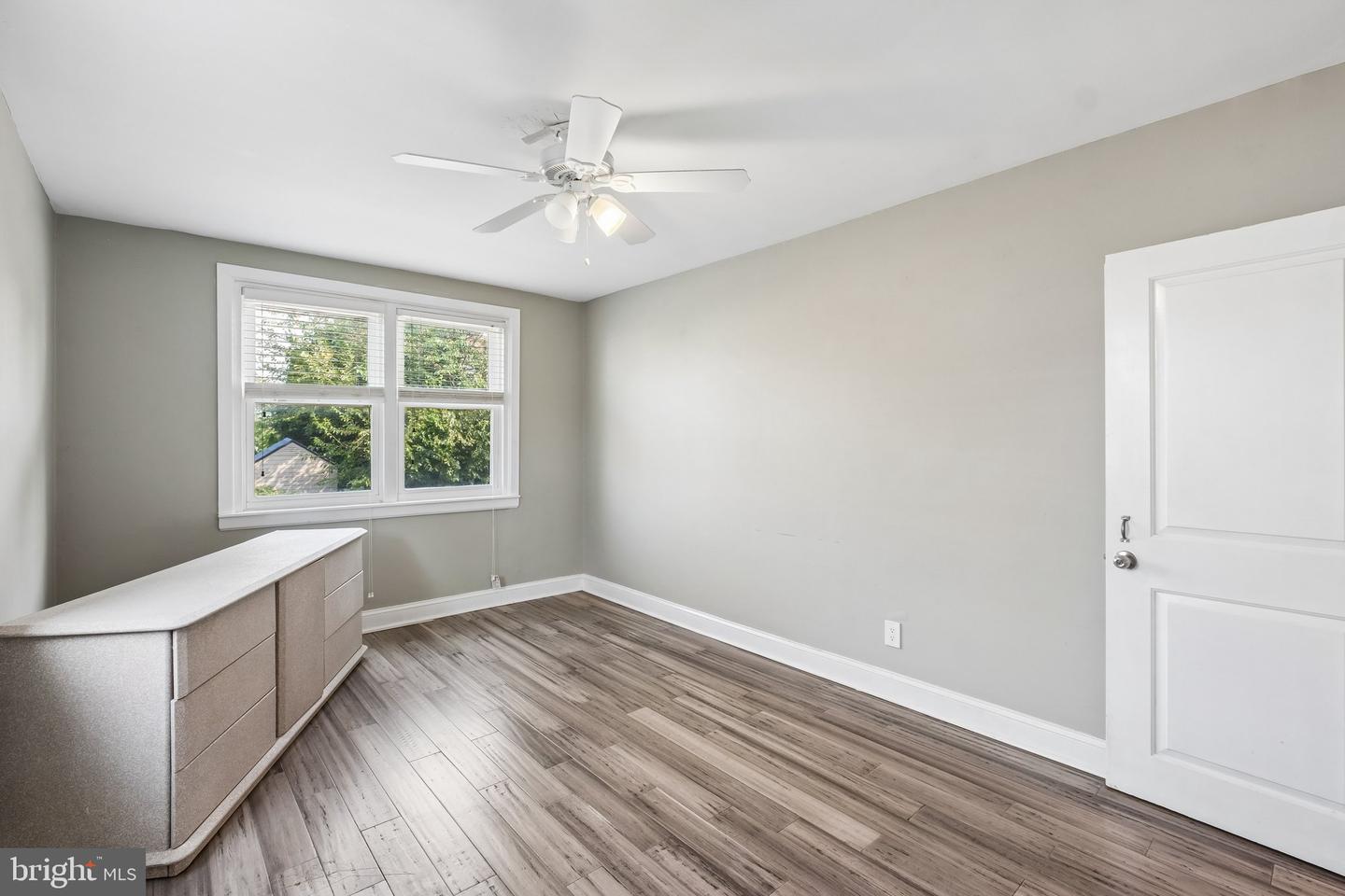 1034 E Slocum St Property Photo 12