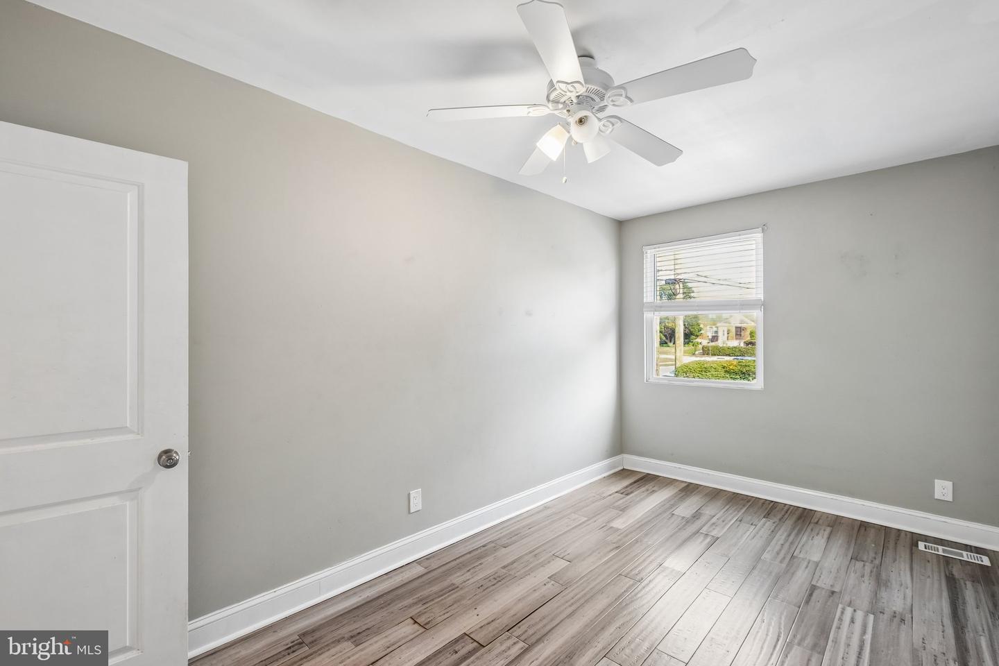 1034 E Slocum St Property Photo 15