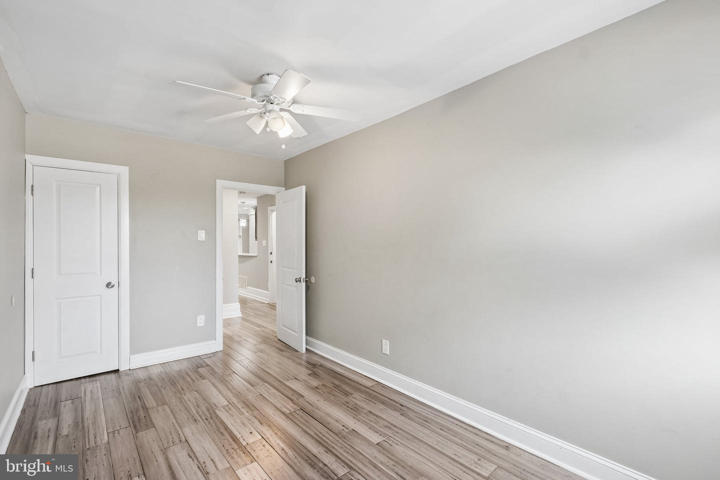 1034 E Slocum St Property Photo 16