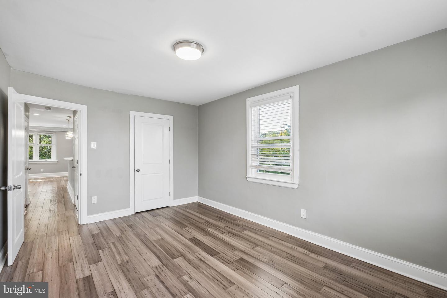 1034 E Slocum St Property Photo 31