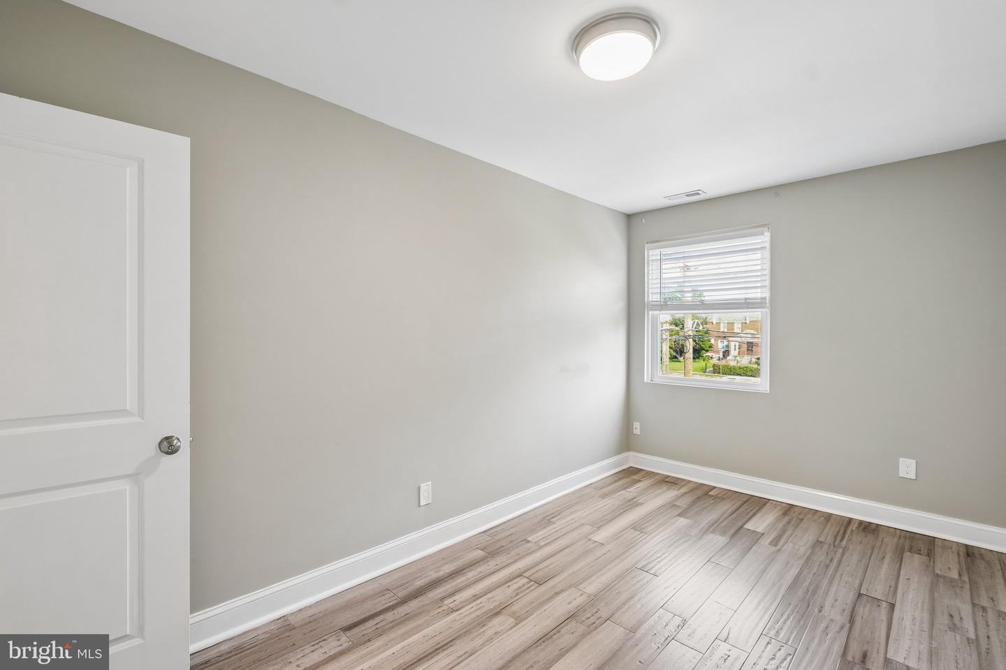 1034 E Slocum St Property Photo 33