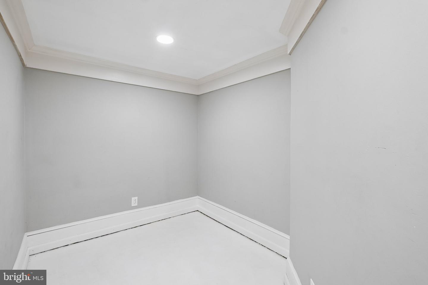 1034 E Slocum St Property Photo 41