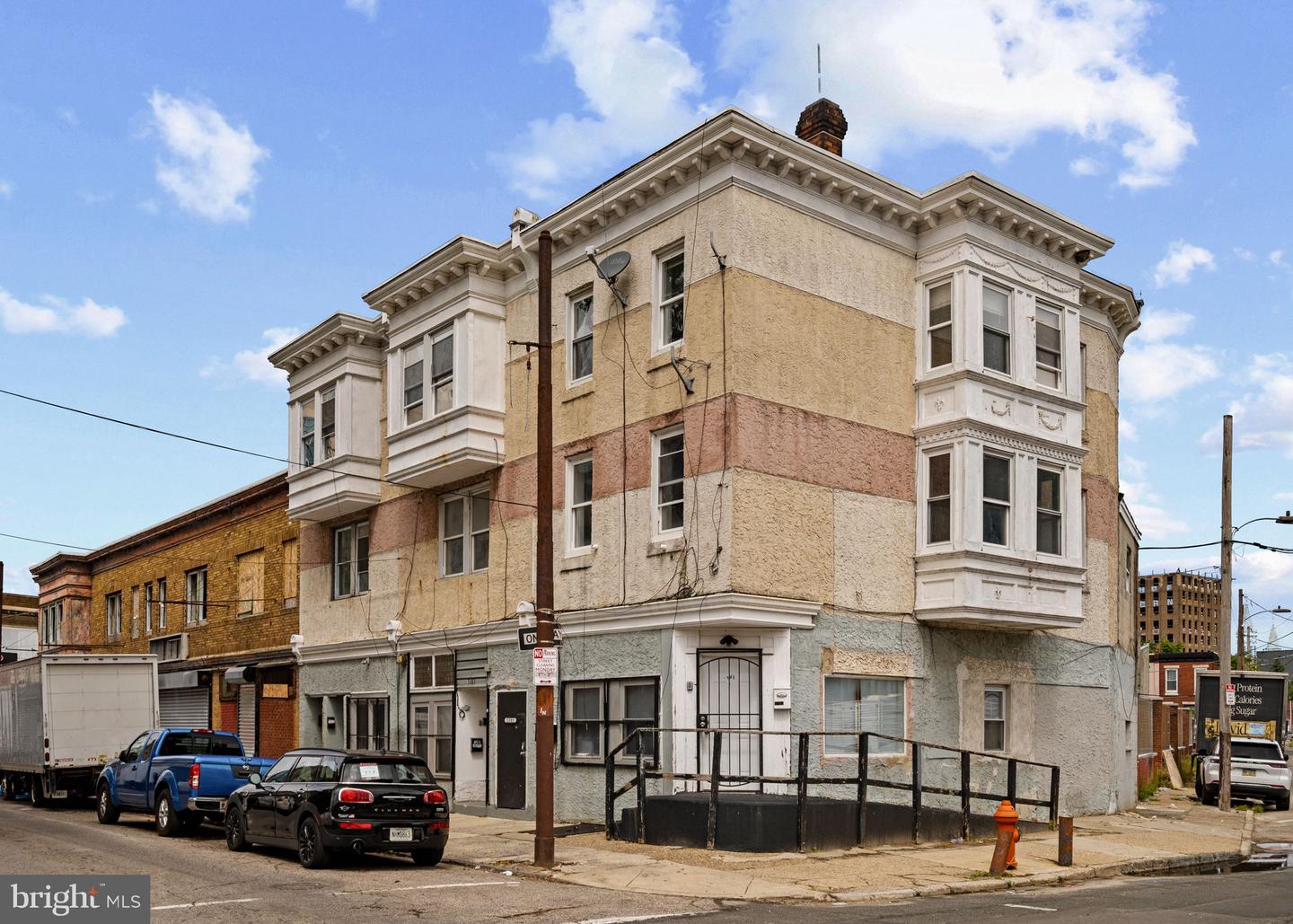 1303-05 W VENANGO ST Property Photo 1