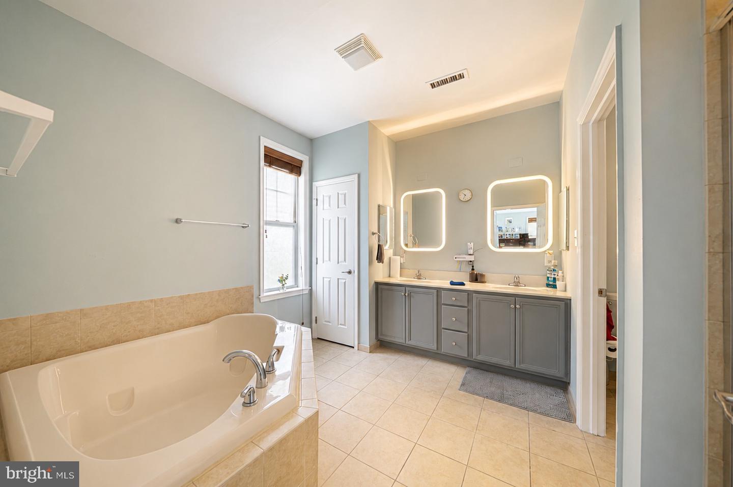 2672 Honeysuckle Ln Property Photo 13