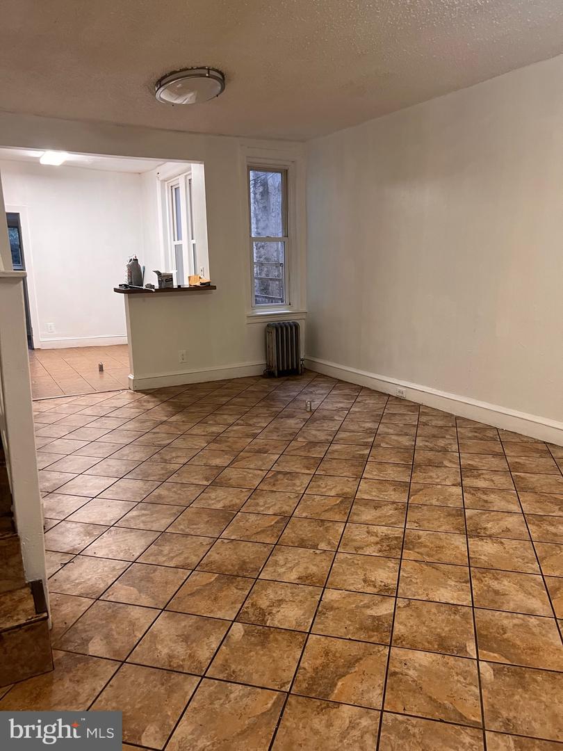 4148 N Franklin St Property Photo 5