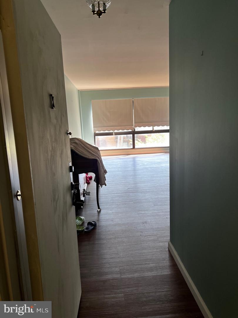 7600 E Roosevelt Blvd #308 Property Photo 3