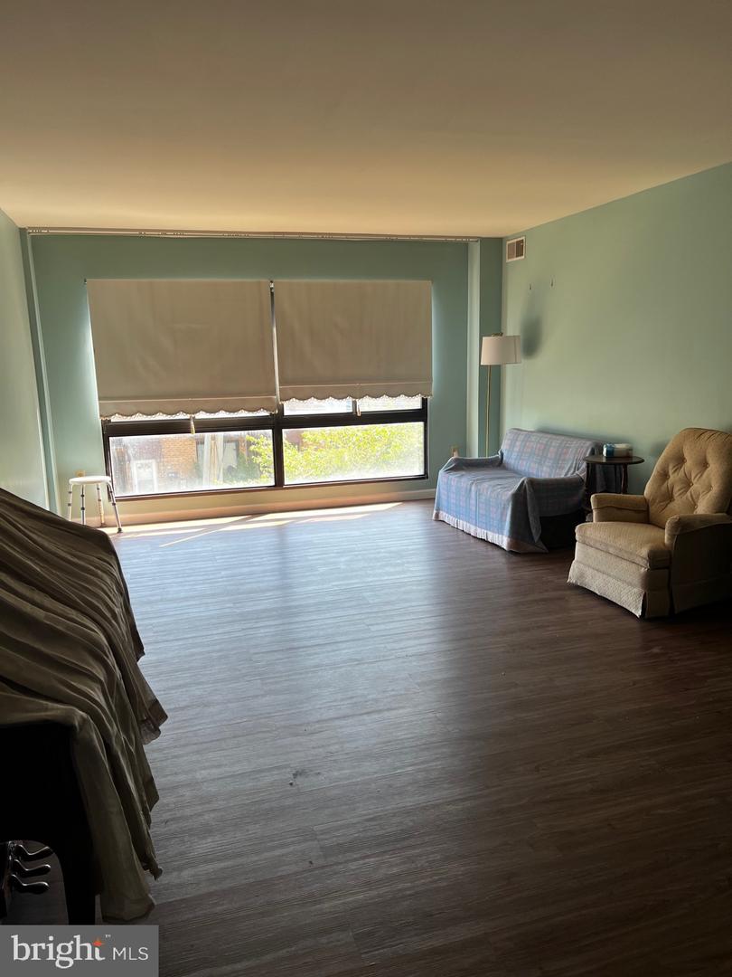 7600 E Roosevelt Blvd #308 Property Photo 4