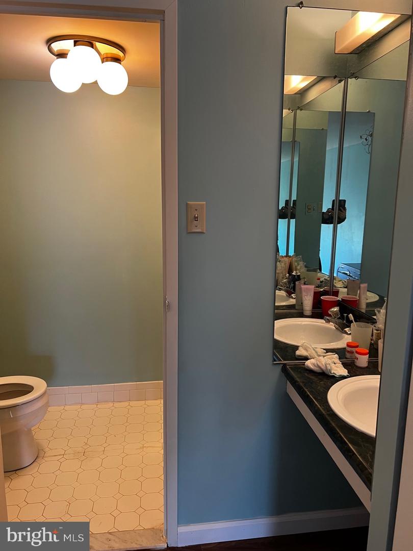 7600 E Roosevelt Blvd #308 Property Photo 9
