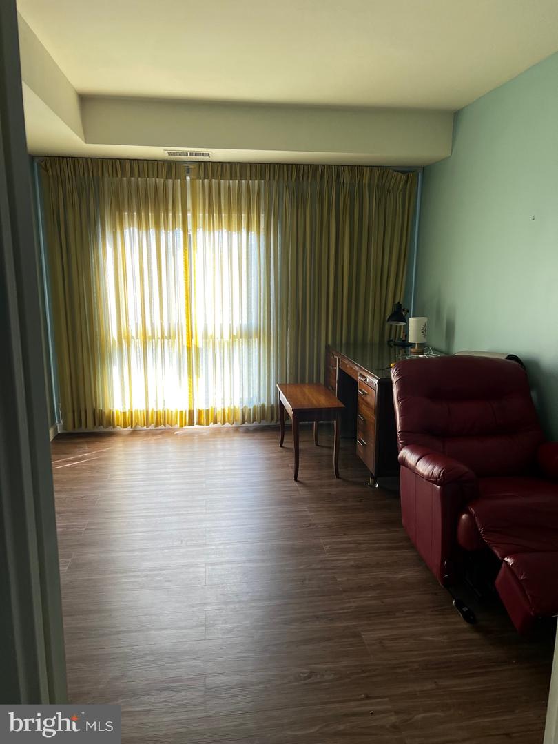 7600 E Roosevelt Blvd #308 Property Photo 11