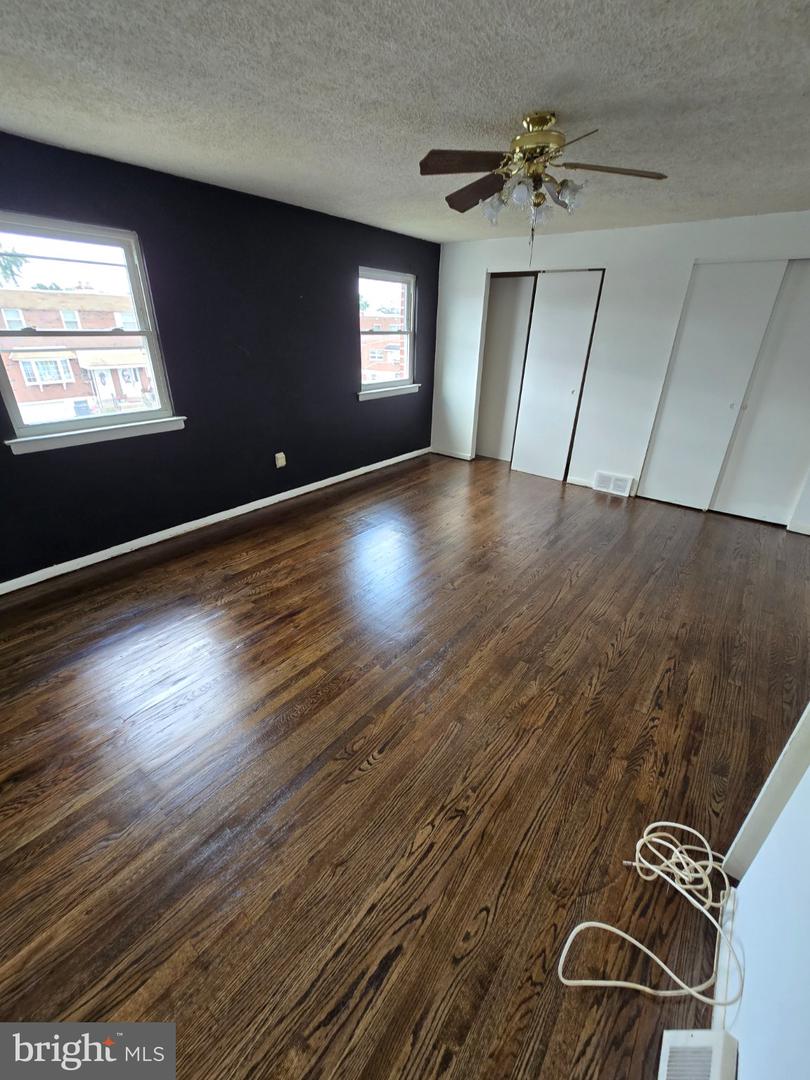 12729 Elnora Rd Property Photo 4
