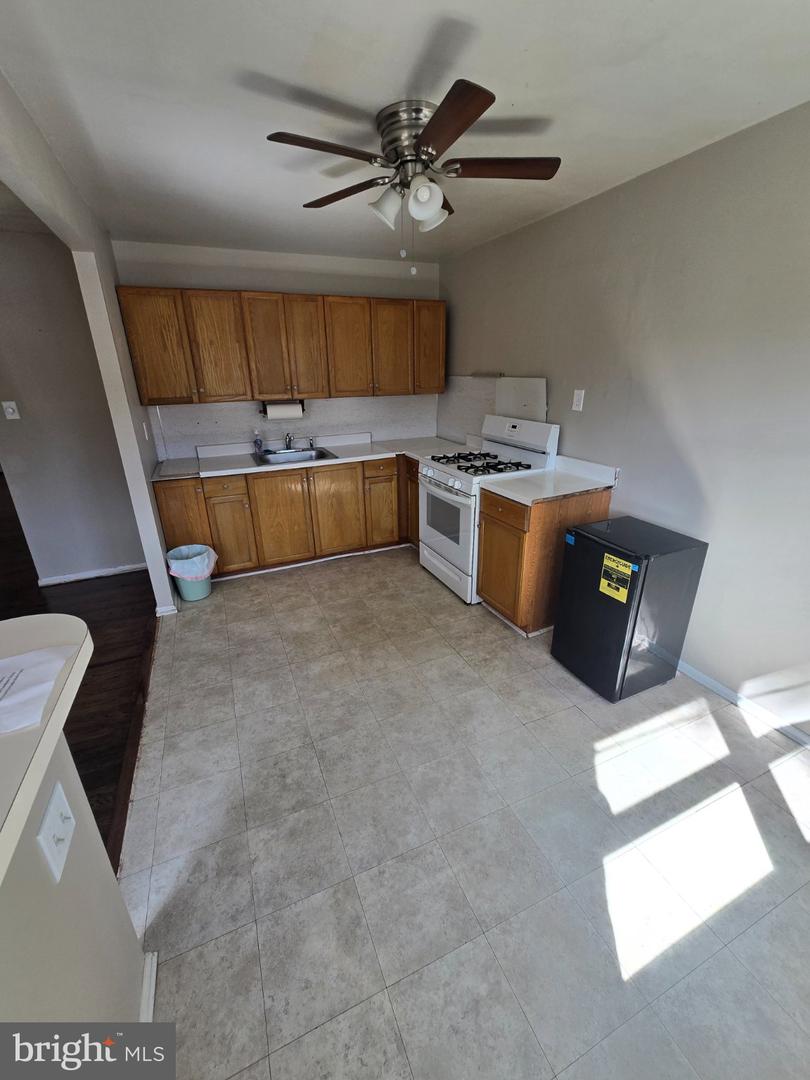 12729 Elnora Rd Property Photo 8