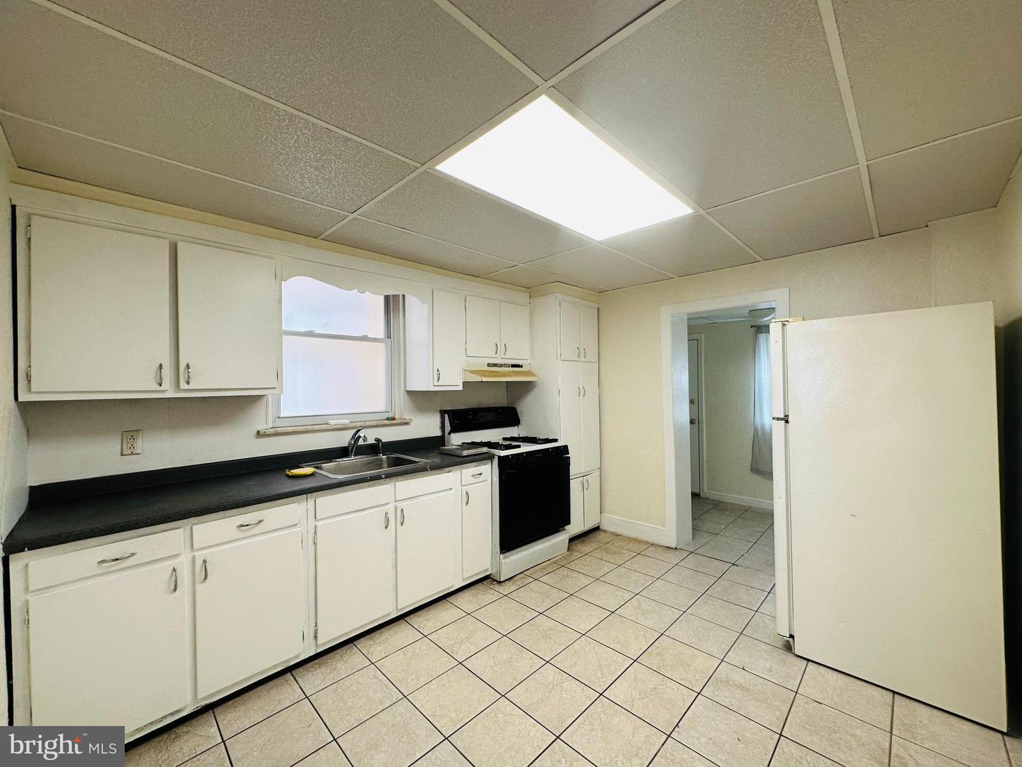 2438 S Philip St Property Photo 6