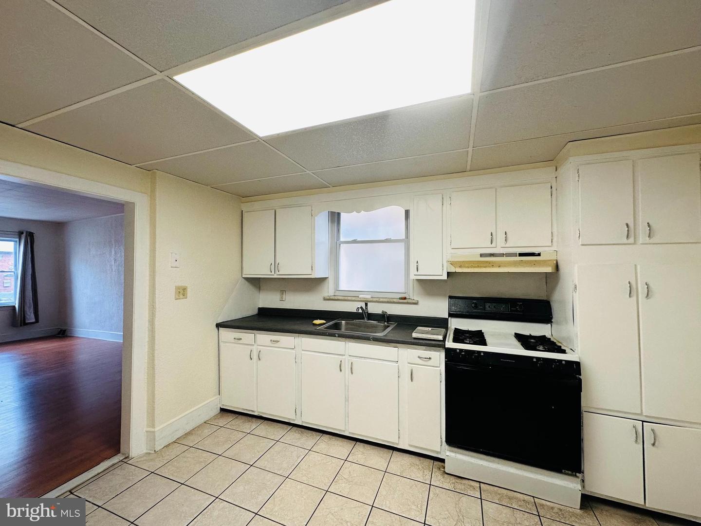 2438 S Philip St Property Photo 7