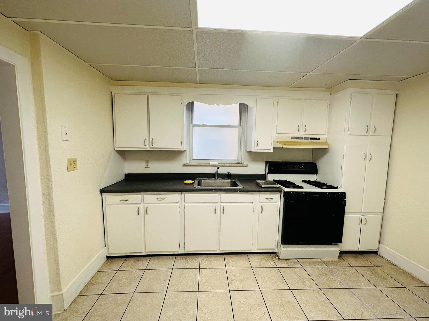 2438 S Philip St Property Photo 8