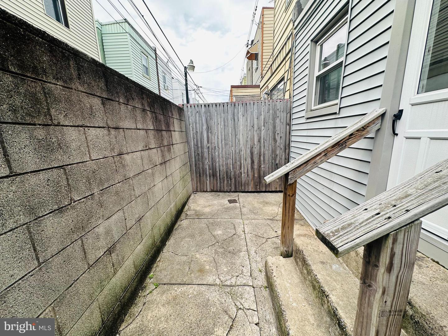 2438 S Philip St Property Photo 10