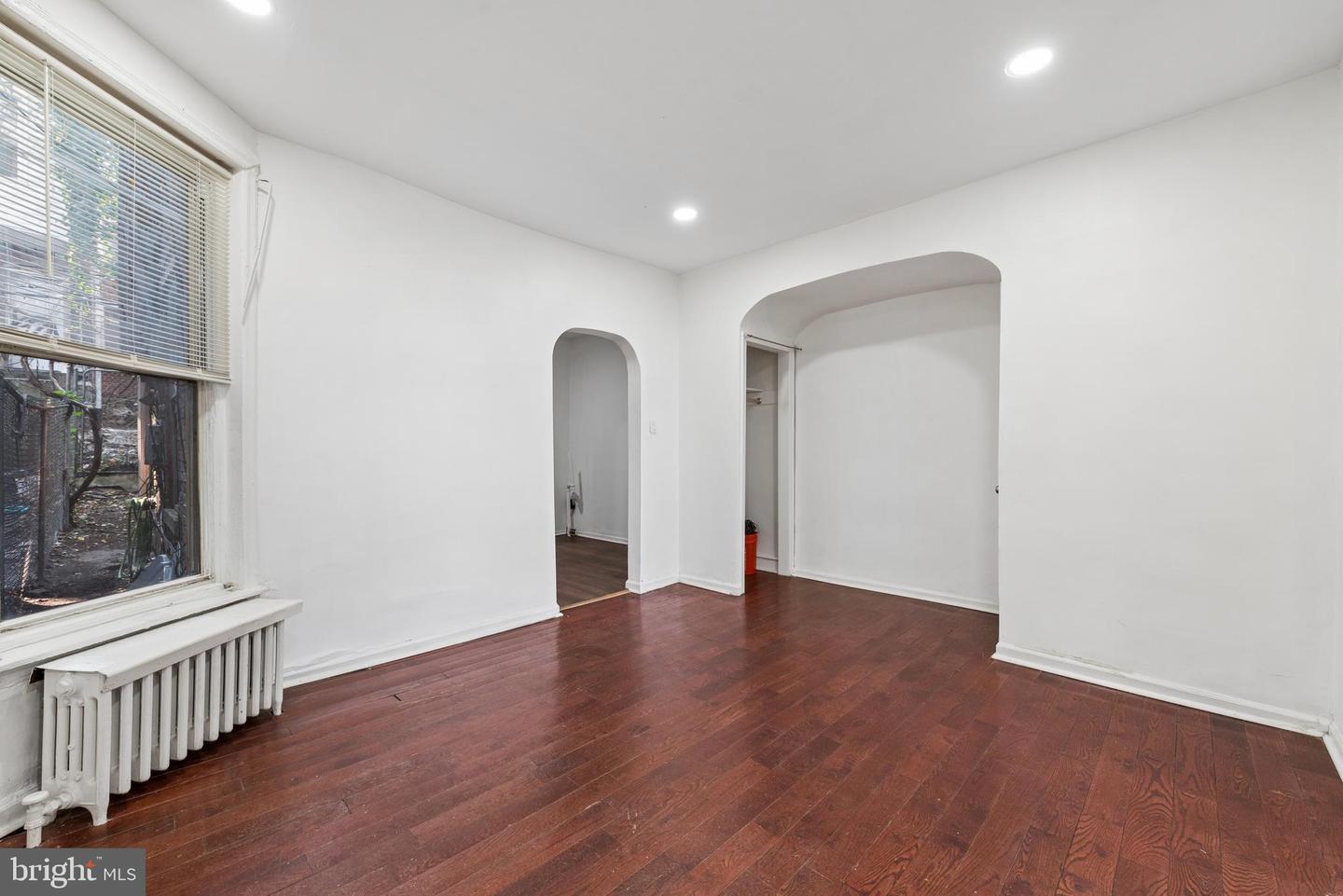 5848 Warrington Ave Property Photo 11