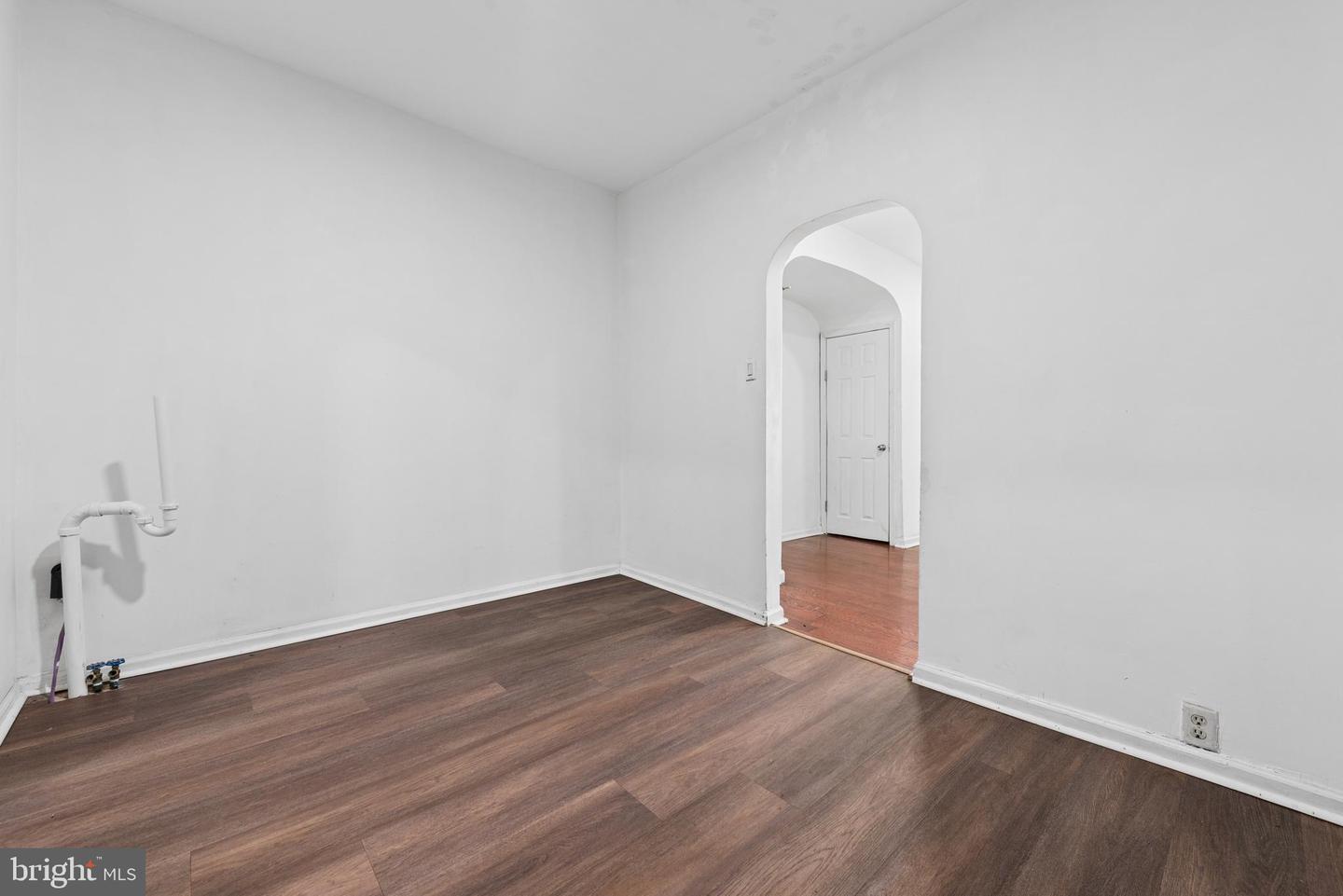 5848 Warrington Ave Property Photo 15