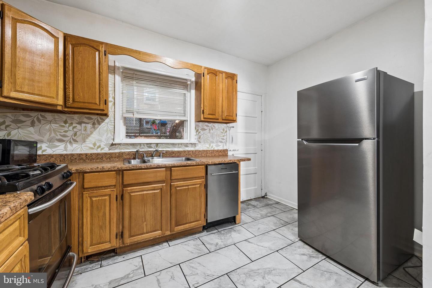 5848 Warrington Ave Property Photo 17