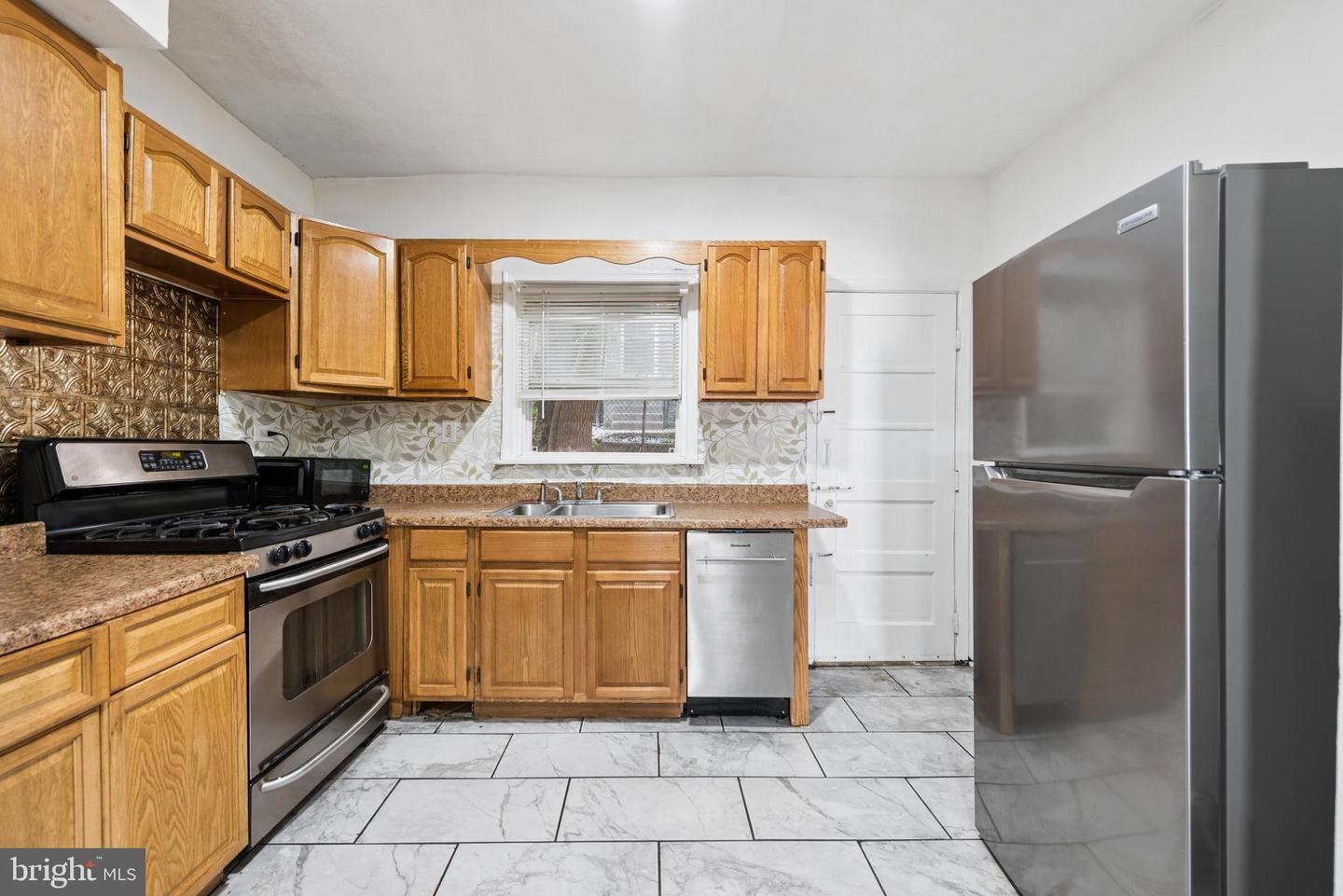 5848 Warrington Ave Property Photo 18