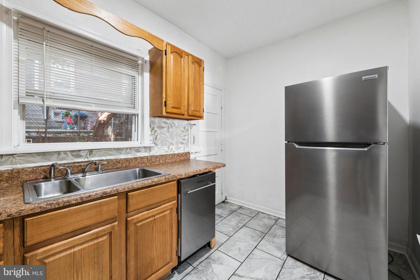 5848 Warrington Ave Property Photo 21