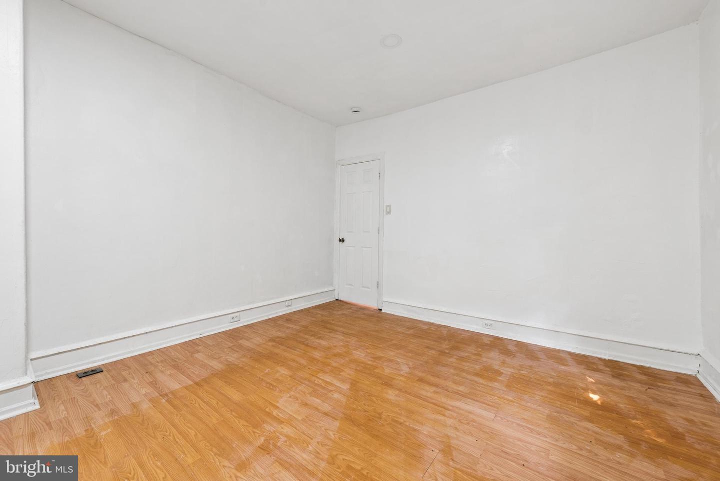 5848 Warrington Ave Property Photo 25