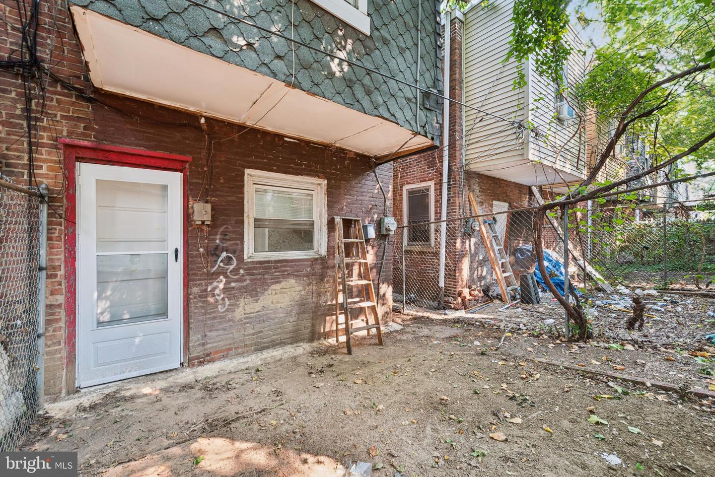 5848 Warrington Ave Property Photo 34