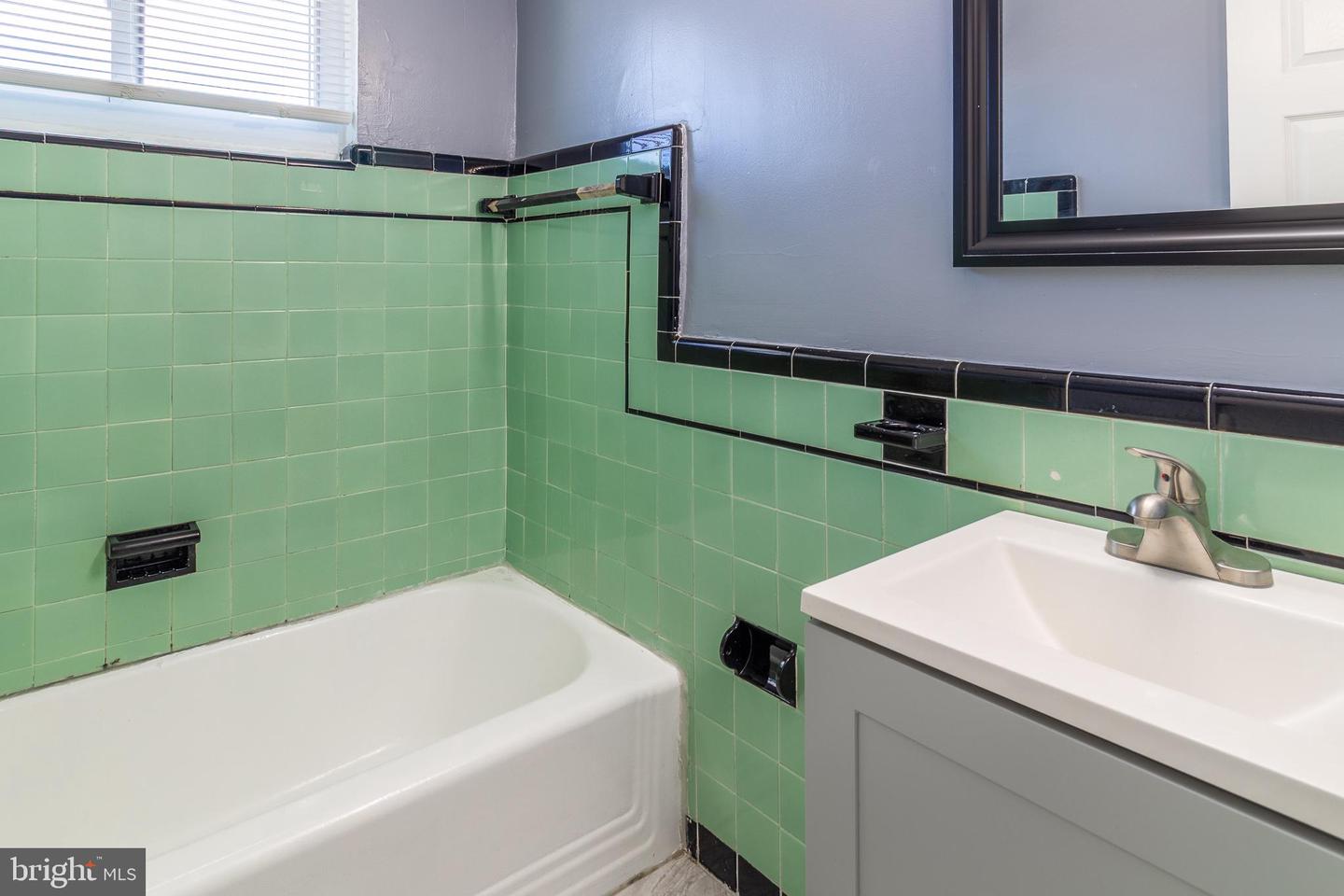 600 E Carver St #2 Property Photo 9