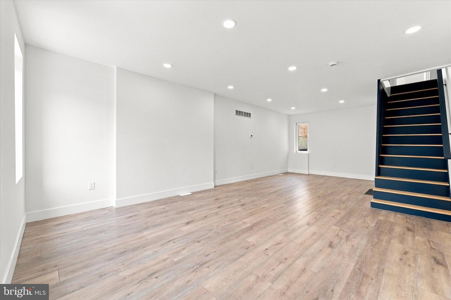 2021 E Sergeant St Property Photo 2