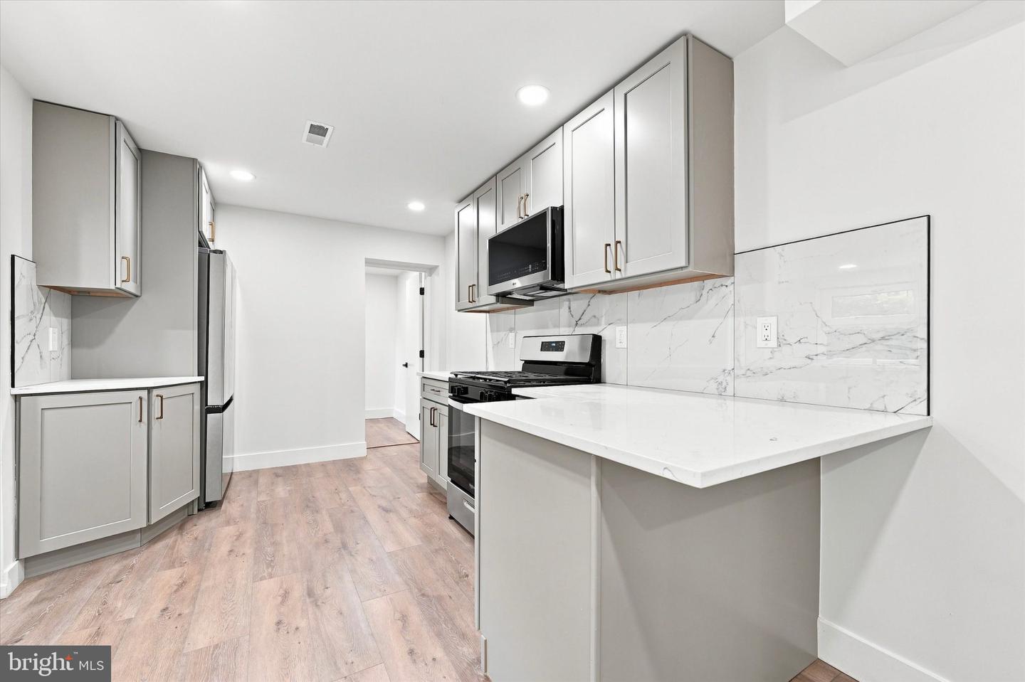 2021 E Sergeant St Property Photo 5
