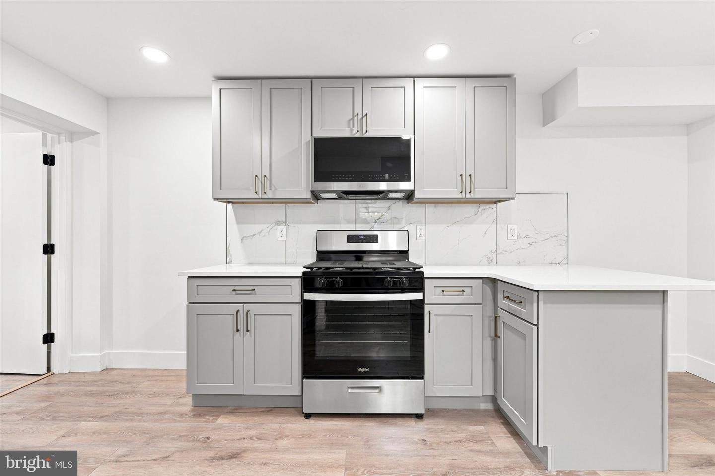 2021 E Sergeant St Property Photo 6
