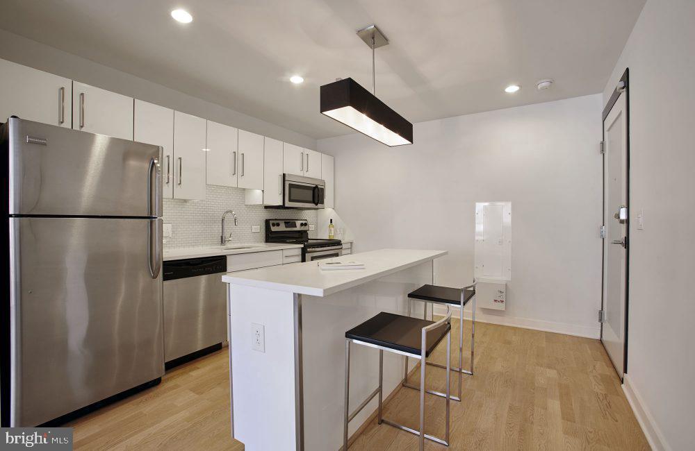 1616 Walnut St #1701 Property Photo 3