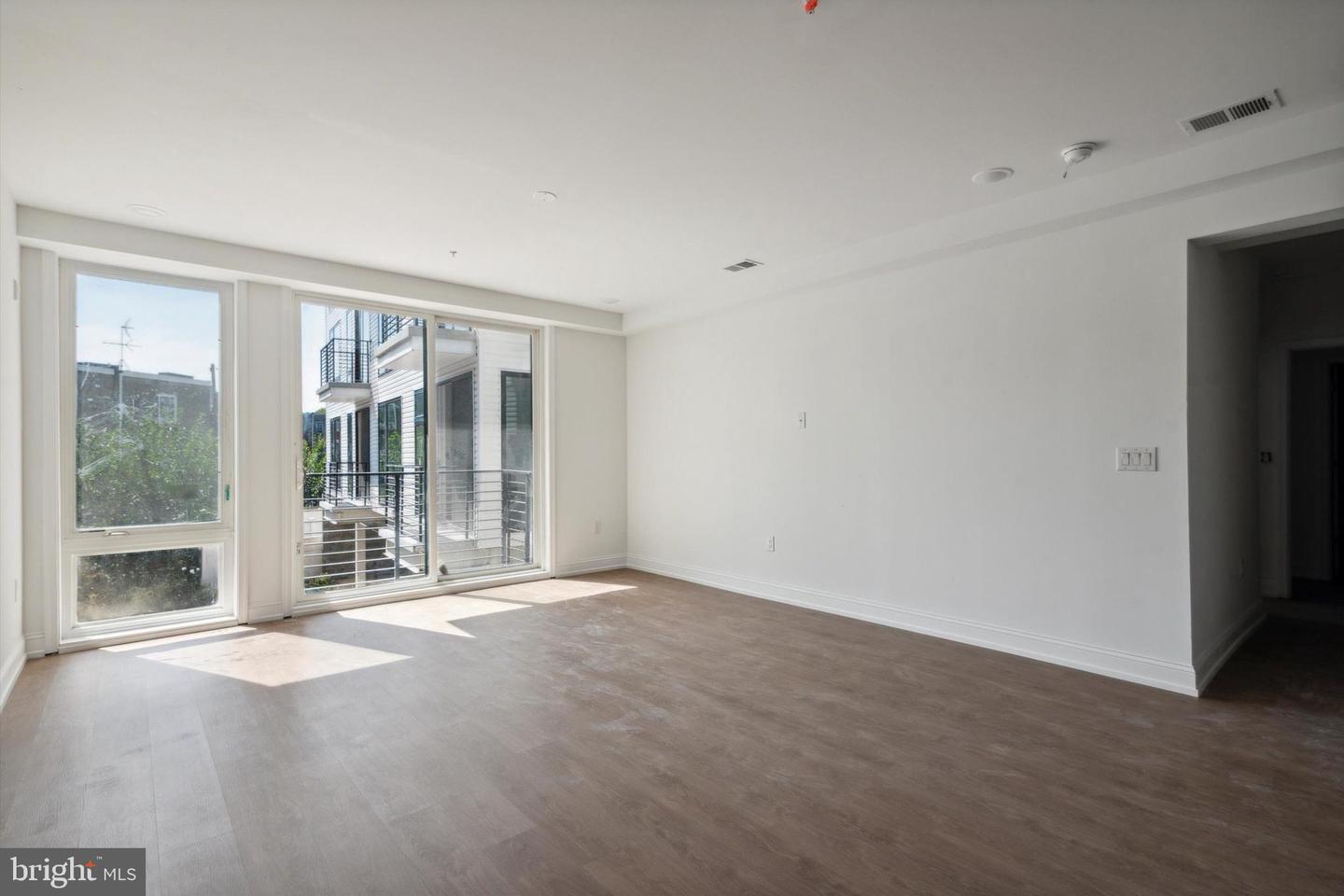 1614 RIDGE AVE #204 Property Photo 1