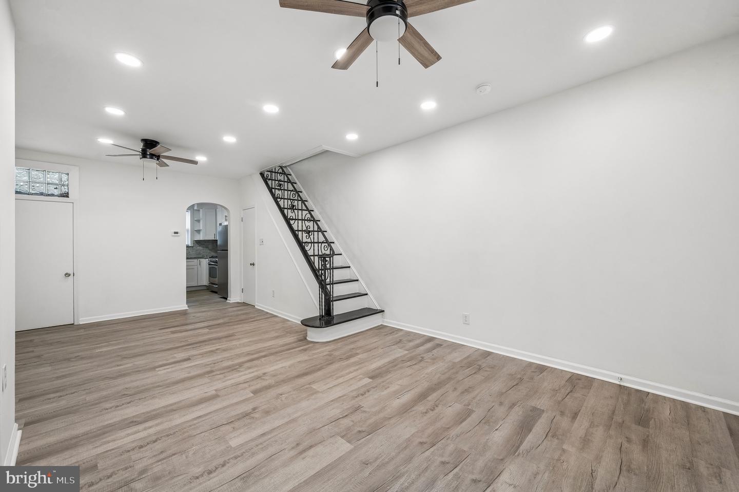 1523 S Etting St Property Photo 2