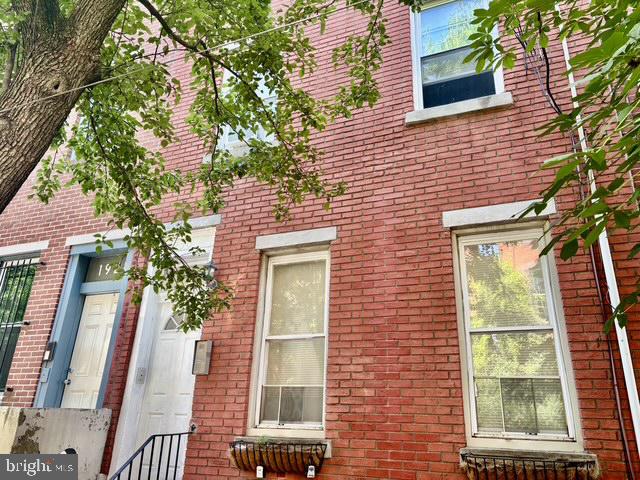 1930-00 BAINBRIDGE ST #1R Property Photo 1