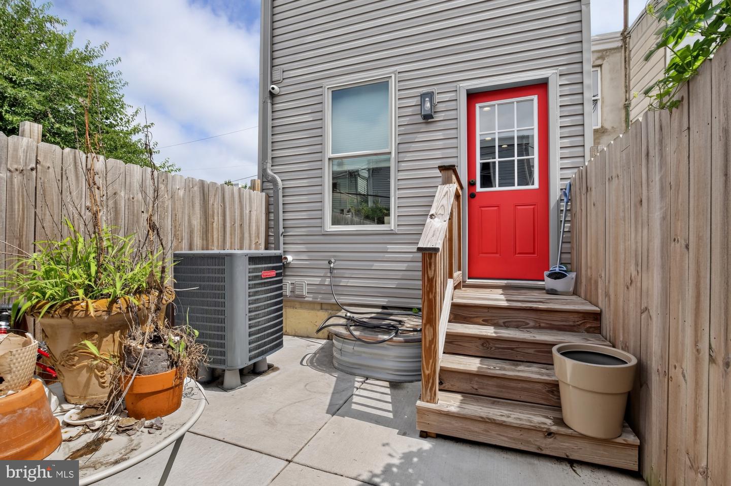 1838 E Oakdale St Property Photo 11