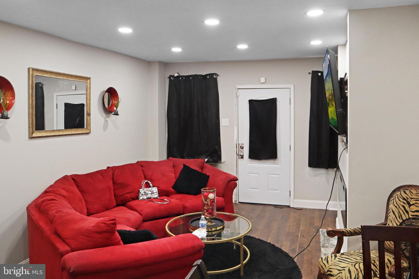 6062 Callowhill St Property Photo 2