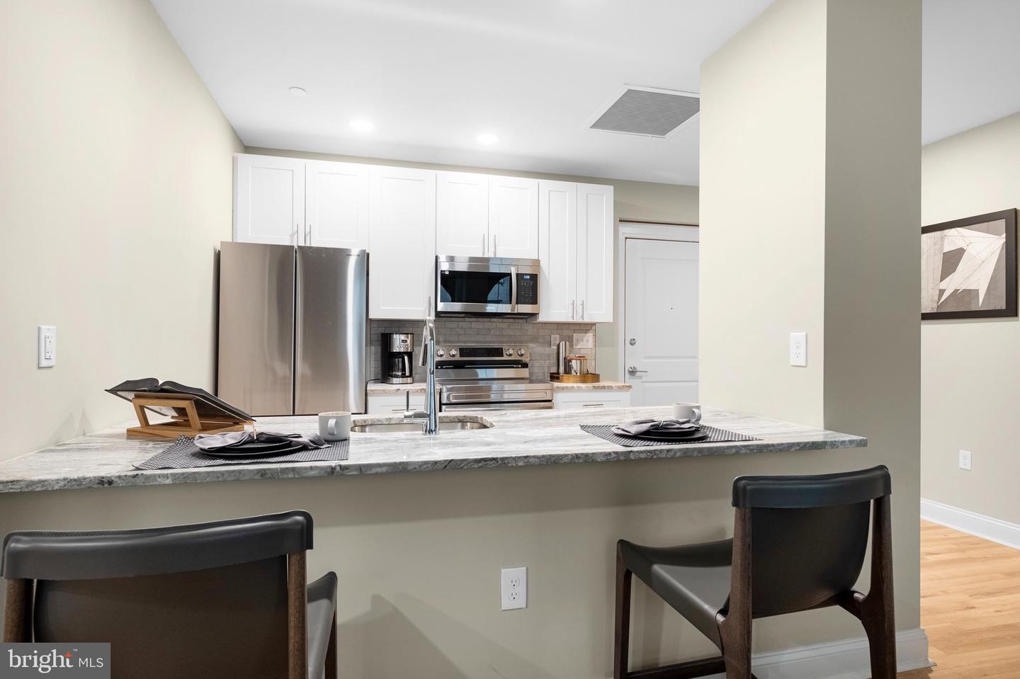 1420-22 Chestnut St #302 Property Photo 11
